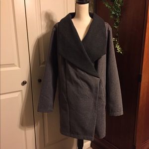AVA & VIV coat size 2X. NWOT